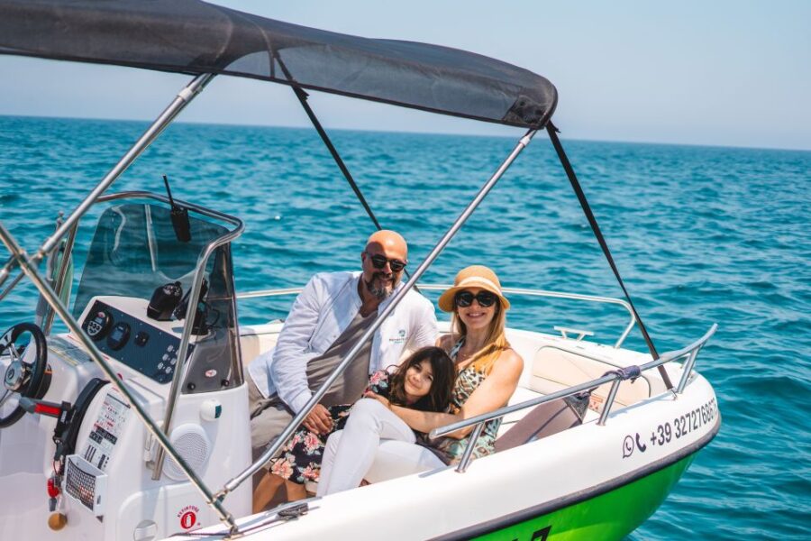 Monopoli: Private Polignano a Mare Grottos Speedboat Cruise