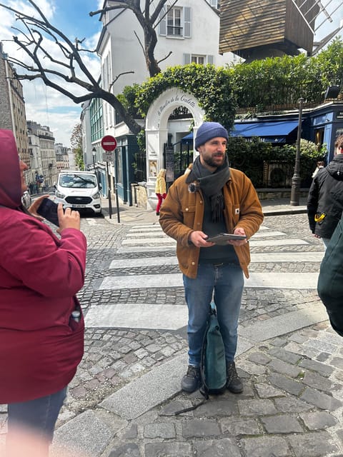 Montmartre: the Artists of "The Beautiful Era" - Neighborhood Overview