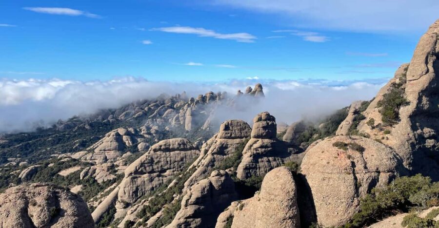 MONTSERRAT TOUR 2 DAYS - NIGHT IN MOUNTAIN REFUGE