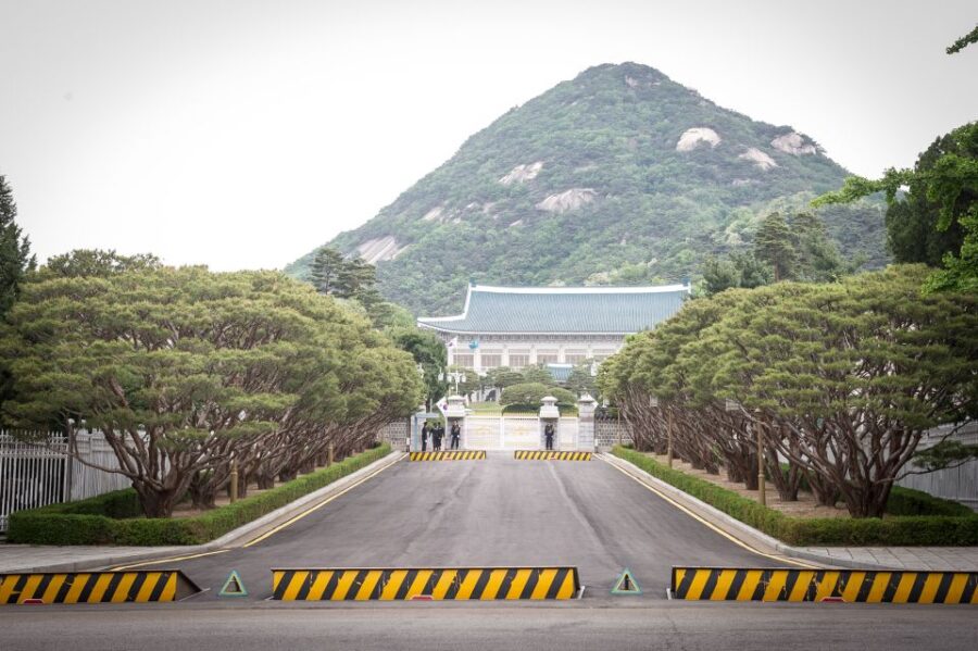 Morning 3-Hour Intro to Seoul Tour (Palace, Temple & More)