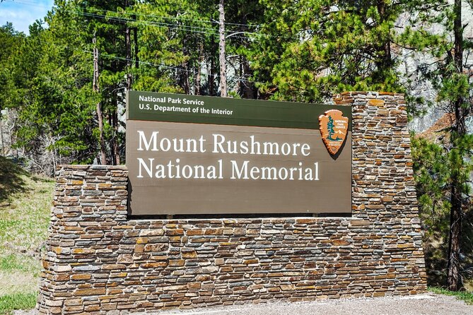 Mount Rushmore Self-Guided Walking Audio Tour - Tour Features