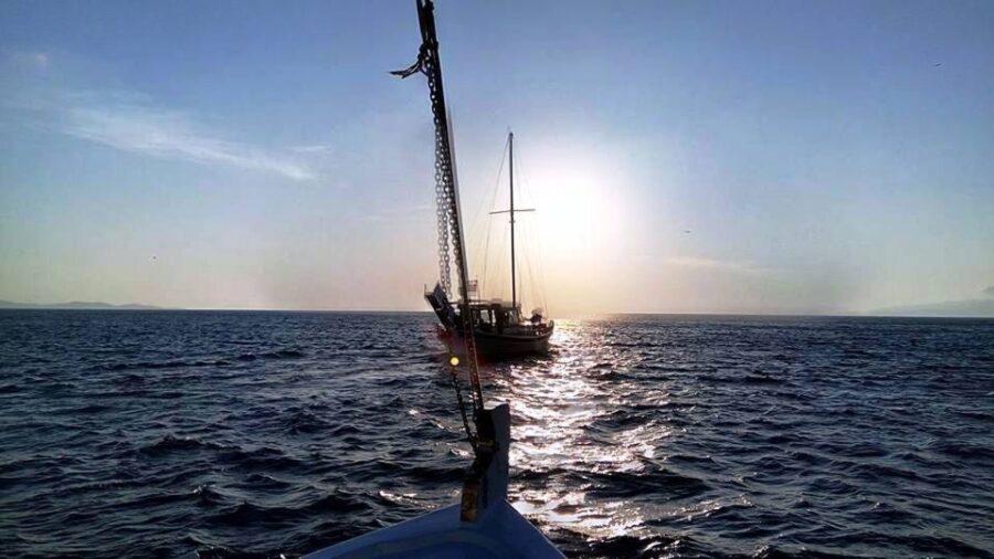 Mykonos: Sunset Boat Trip With Snacks and Drinks