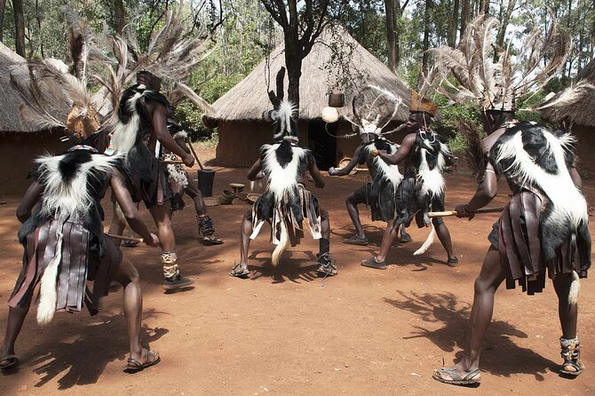 Nairobi City Sights, Giraffe Encounters and Bomas Kenya Tour