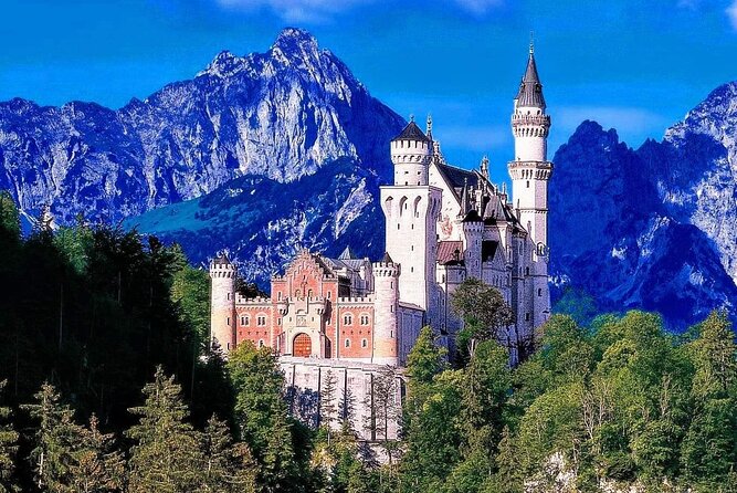 Neuschwanstein and Hohenschwangau Exclusive Skip-the-Crowds Tour