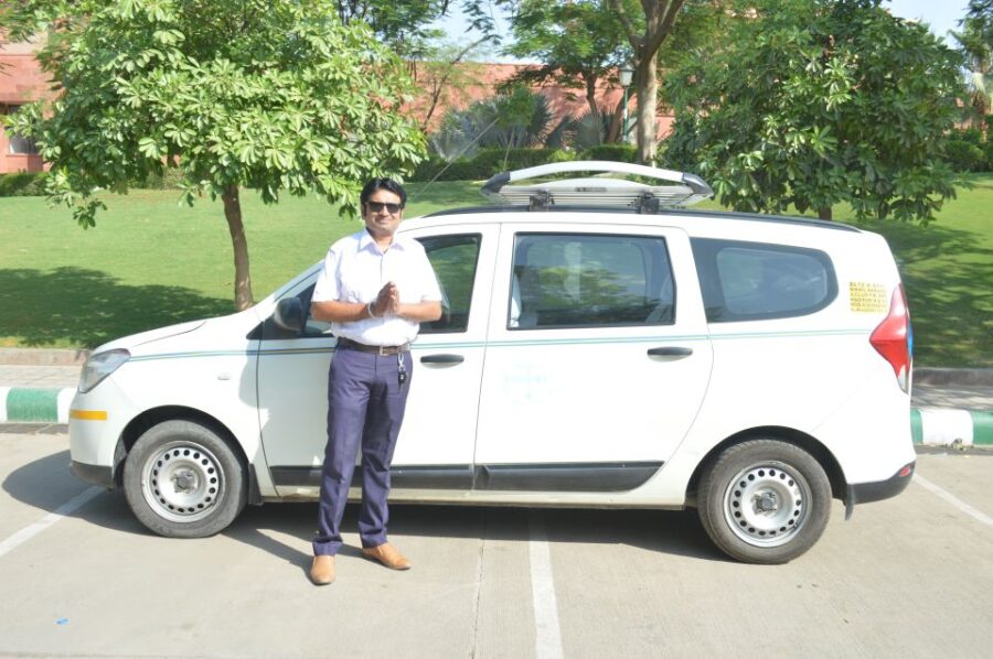 New Delhi: Private Airport Transfer To or From the City - Overview of the Service