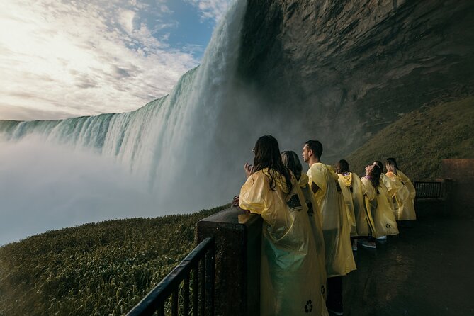 Niagara Falls: Sightseeing Pass With 3 Attractions + Guided Tour - Niagara Falls Guided Walking Tour