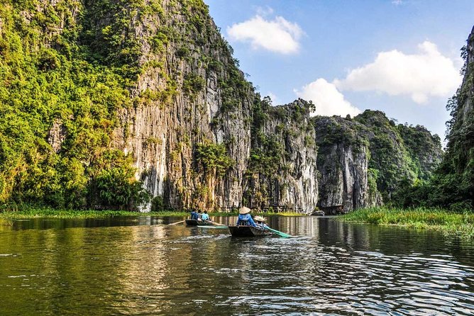 Ninh Binh Day Tour Hoa Lu - Tam Coc - Mua Cave via Boat & Bike