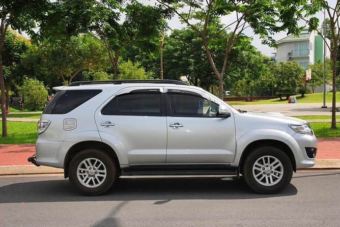 Noi Bai Airport Pickup (Private Ride From Airport to Hotels)