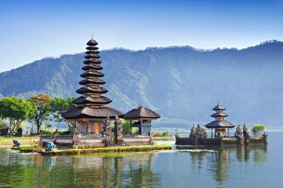 North Bali: Banyumala Waterfall and Ulun Danu Beratan Temple