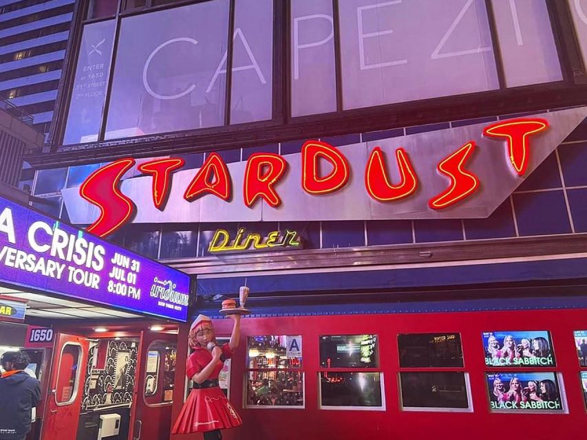 Nyc: Private Home Alone 2 Stretch Limousine Tour With Pizza - Tour Overview and Pricing