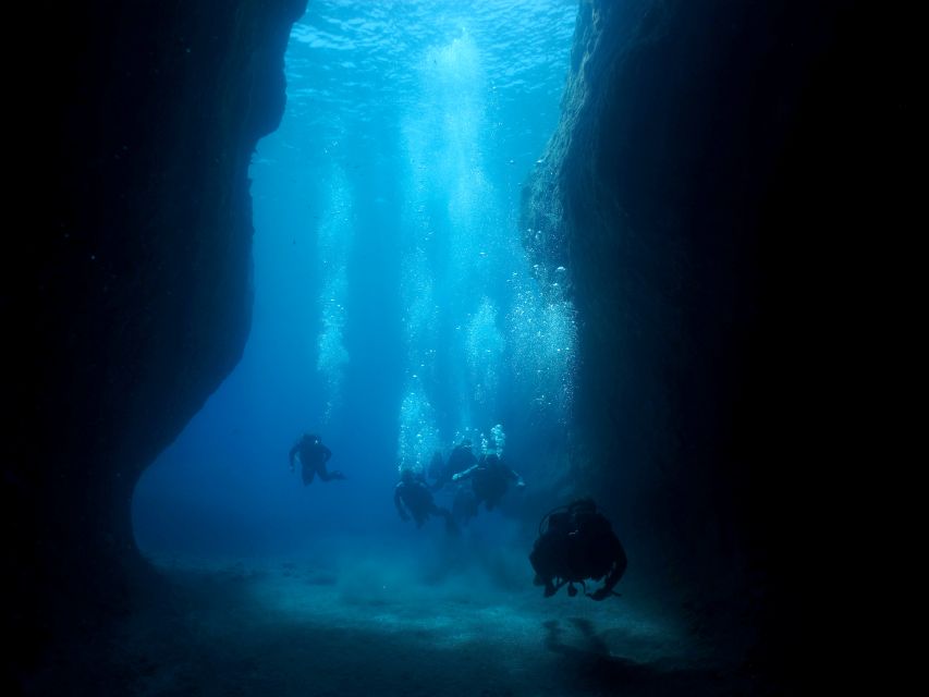 Oia: 2 Guided Scuba Dives off Santorini for Certified Divers - Caldera and Volcanic Islands