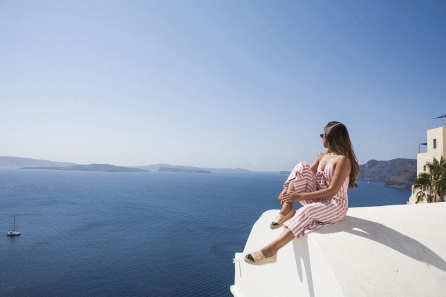 Oia: Private Village Photoshoot Session With Photographer
