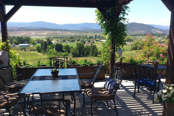 Okanagan Deluxe Wine Toasting Tour