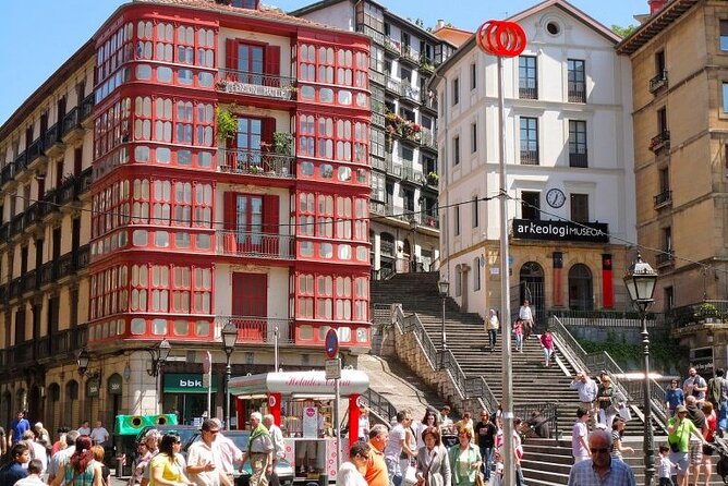 Old Town Bilbao Tour in Small Group