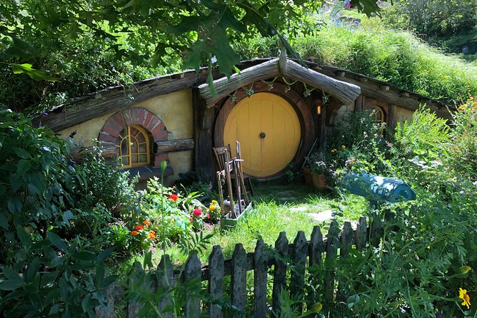 One Day Hobbiton Movie Set Visit From Auckland - Tour Overview and Details