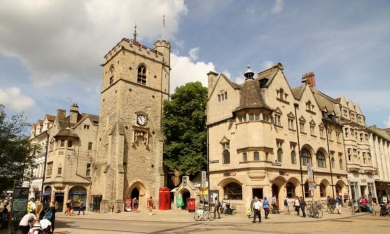 Oxford: Walking Tour and Carfax Tower Entry Ticket