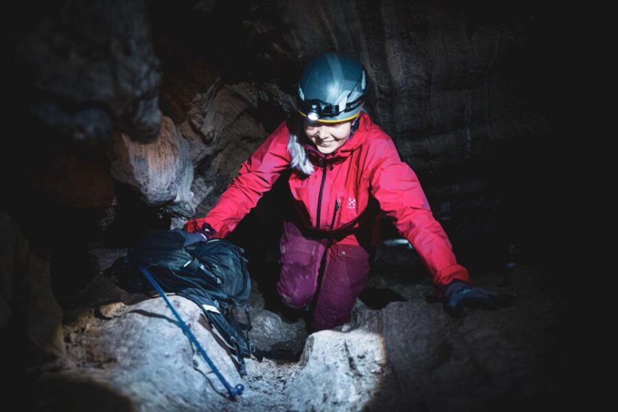 Øyfjellgrotta Cave Exploring