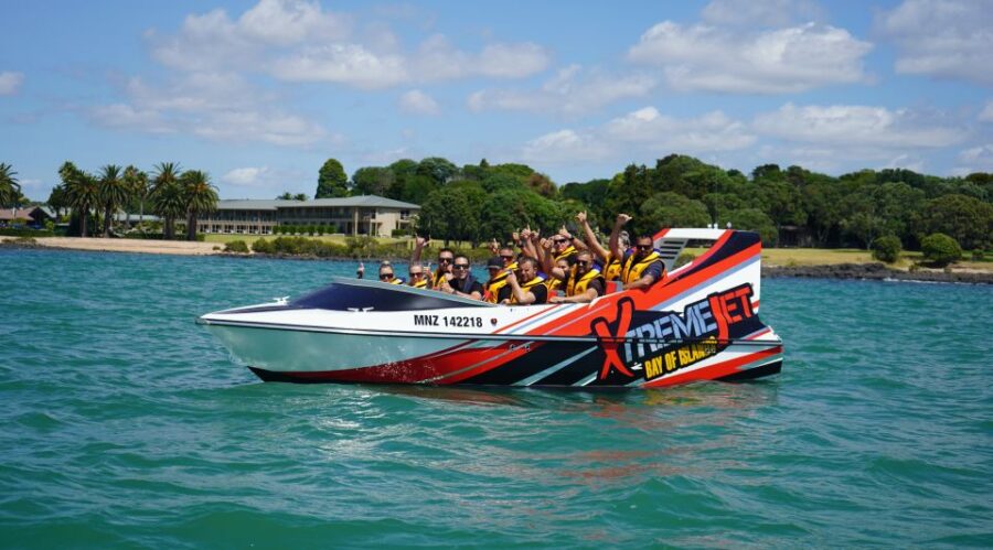 Paihia: Bay of Islands 30-minute Adventure Jet Boat Trip - Activity Overview