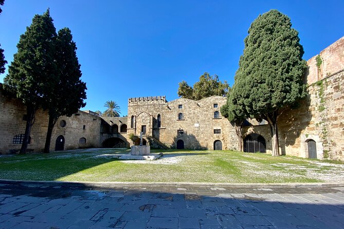 Palace of the Grand Master Ticket & Guided Private Tour - Meeting Information