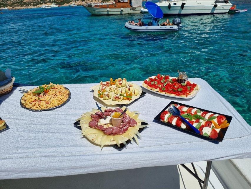 Palau: LUXURY BOAT TOUR La Maddalena Islands All-Inclusive