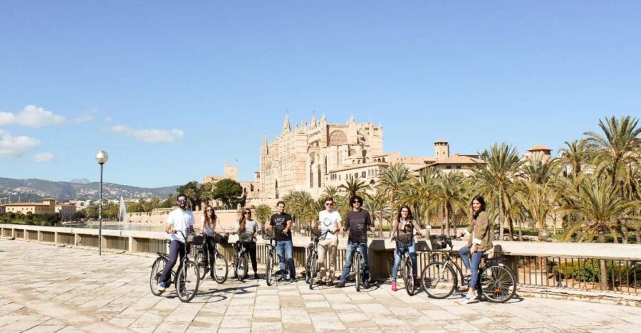 Palma De Mallorca Old Town Guided Bike Tour and Tapas