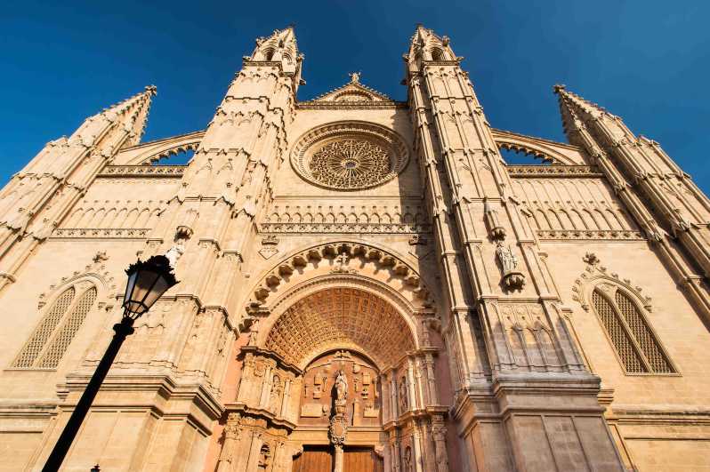 Palma De Mallorca: Private Walking Tour With a Local Guide