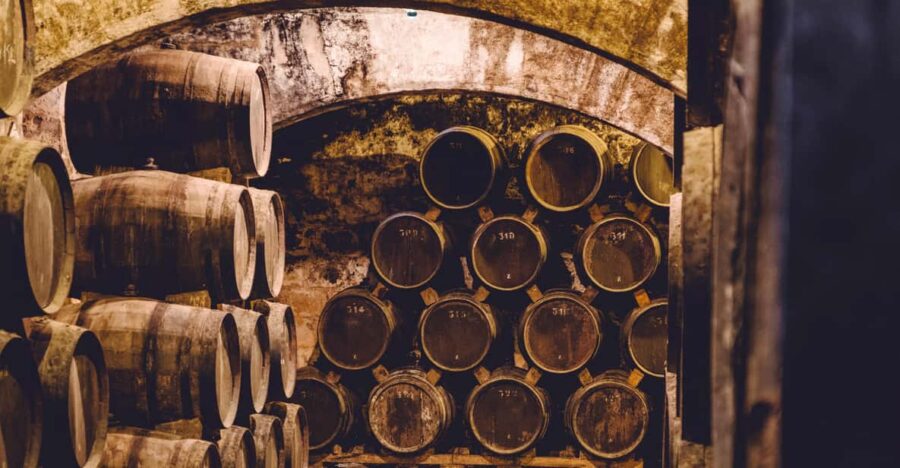 Palma: Distillery Tour With 3 Spirits and Tapas Tasting