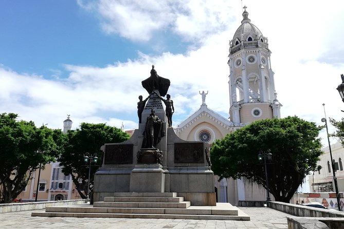 Panama Canal and City Tour