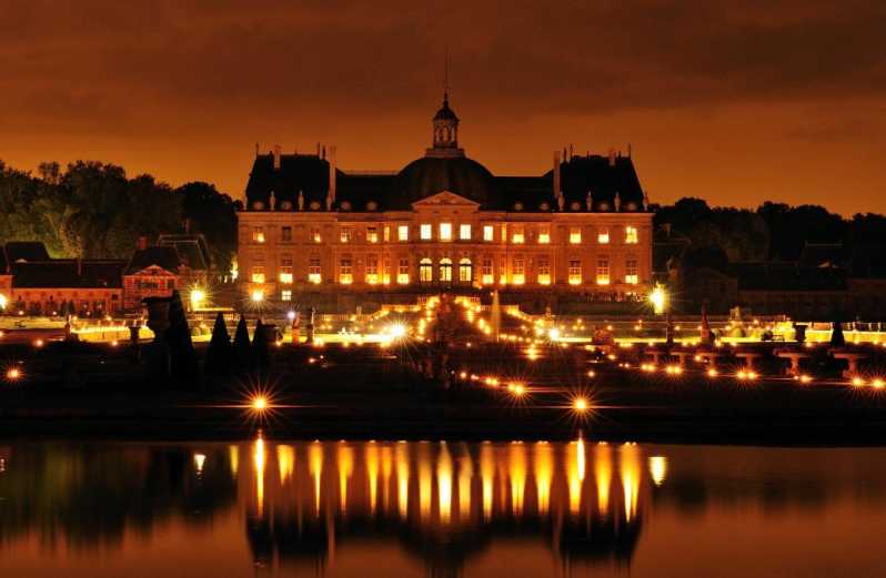 Paris: Candlelit Dinner at Vaux-le-Vicomte by Limousine