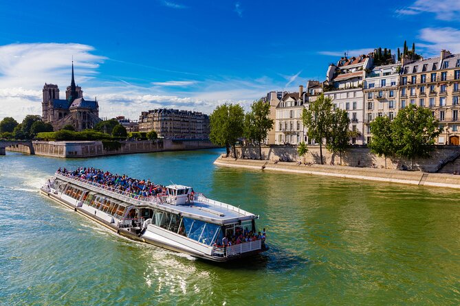 Paris Sightseeing Cruise With Champagne by Bateaux Mouches - Overview of the Experience