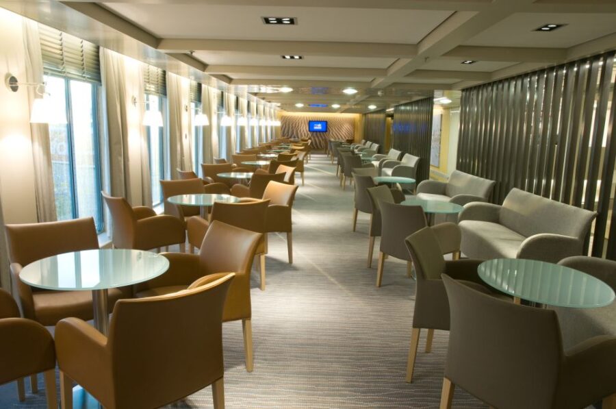 Paros Island/Athens Piraeus: 1-Way Transfer Ferry Tickets