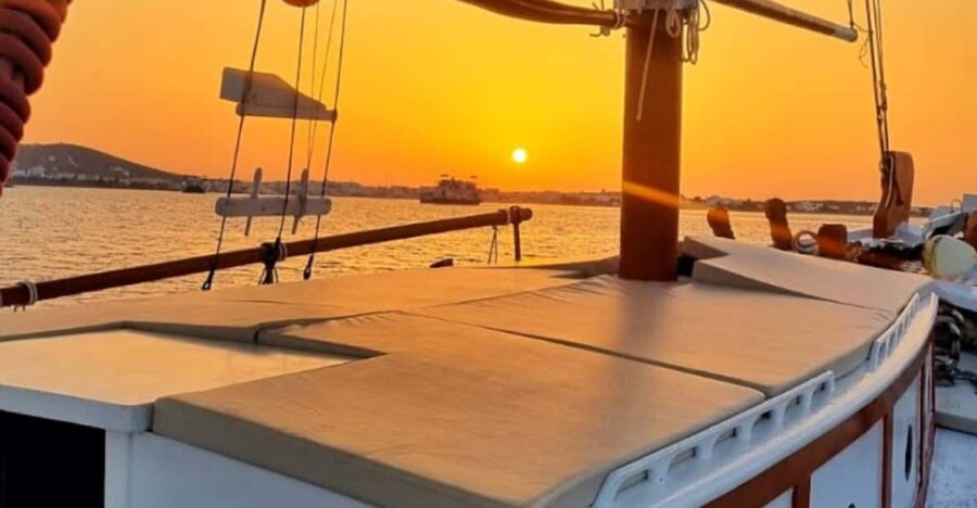 Paros: Sunset Boat Trip With Soft Drinks and Local Wine