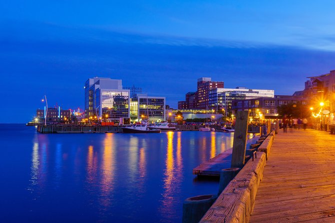 Peggys Cove Sunset + Halifax Dinner Small Group Night Tour