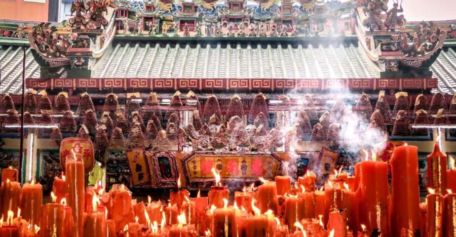 Photo Exploring Bangkok: Talad Noi - Discover the Largest Solid Gold Buddha