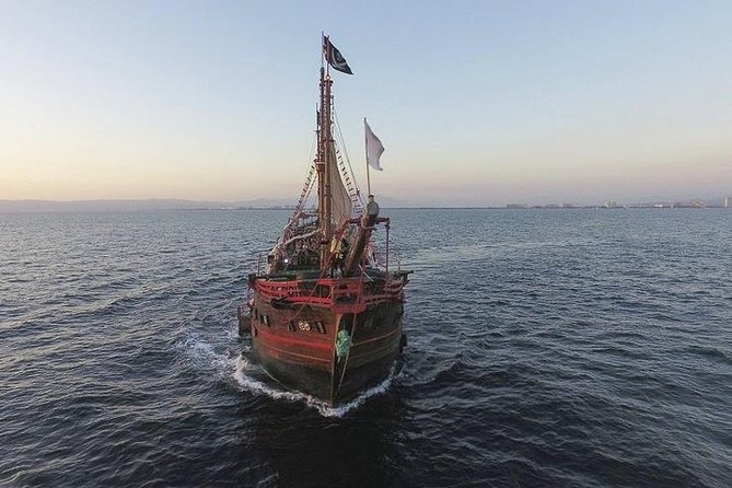 Pirate Show and Dinner on a Cruise in Puerto Vallarta