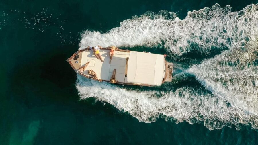 Polignano: Exclusive 4-Hour Boat Excursion With Lunch