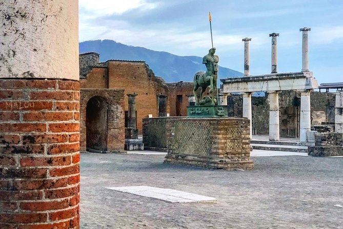 Pompeii Tour of 2 Hours and 30 Minutes With Archaeological Guide - Tour Details