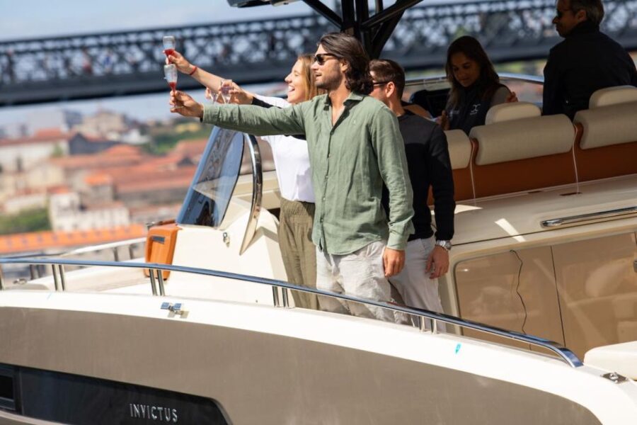 Porto: 2h Private Luxury Yacht in the Douro