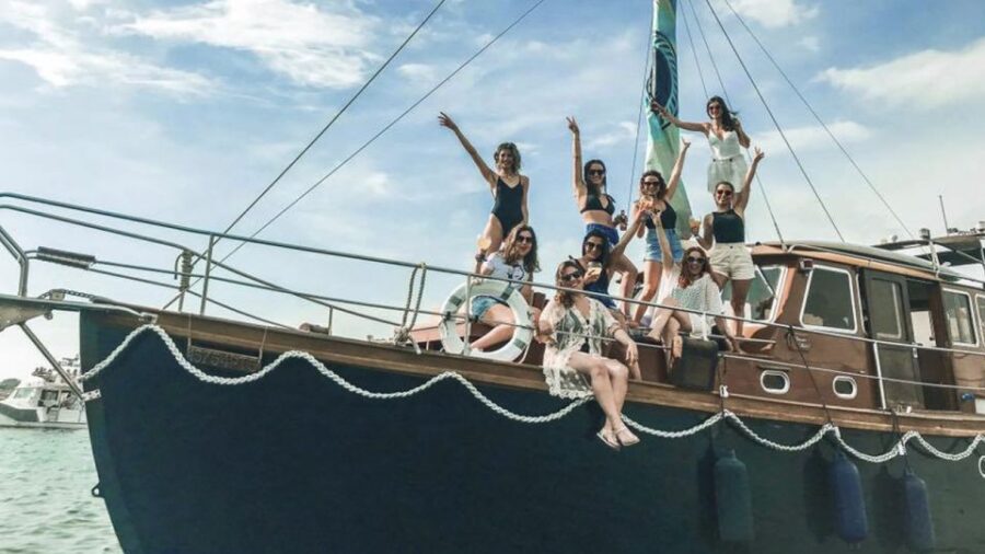 Porto : Bachelorette Party on Private Boat (1-10px)