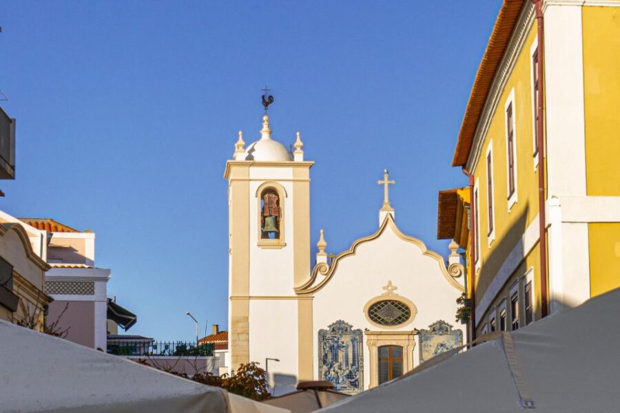 Porto: Private Transfer to Lisbon With Stops Until 3 Cities