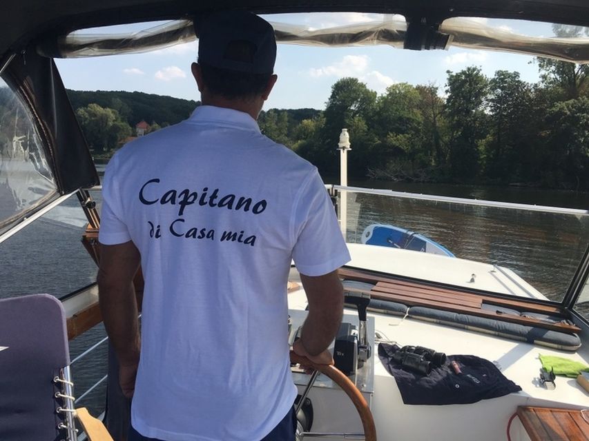 Potsdam: Private Harbor and Castle Sightseeing Cruise