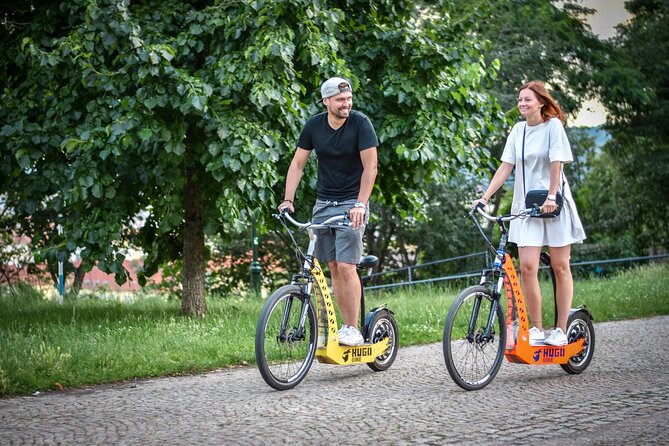 Prague E-Scooter Tour: Grand City Tour PRIVATE