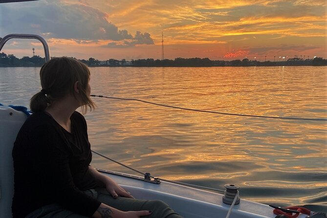 Private 2-Hour Sunset Sailing Tour on Lake Fairview