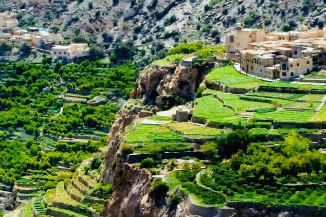 Private 3 Days 2 Nights Roundtrip Tour in Oman