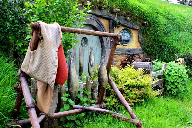 Private 3 Days Tour From Auckland: Hobbiton, Hamilton, Rotorua & Waitomo Caves - Tour Highlights