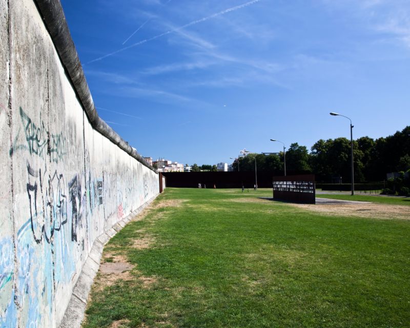 Private Behind the Berlin Wall and Cold War Berlin Tour