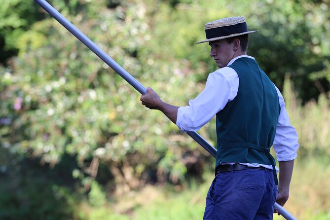 Private Cambridge University Punting Tour - Cambridge University Student Guides