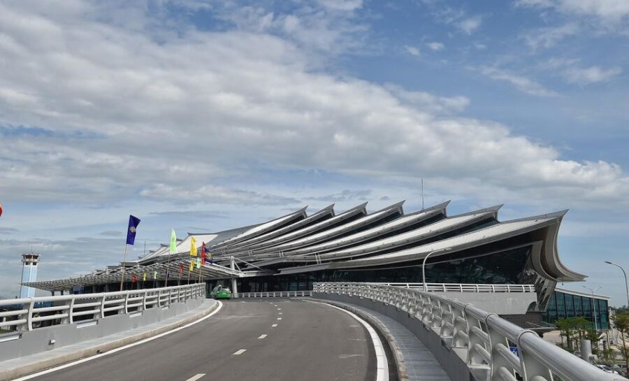 Private Car to and From Hue Airport With Professional Driver