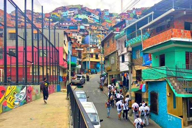 Private Comuna 13 Tour and Cable Car - Tour Overview