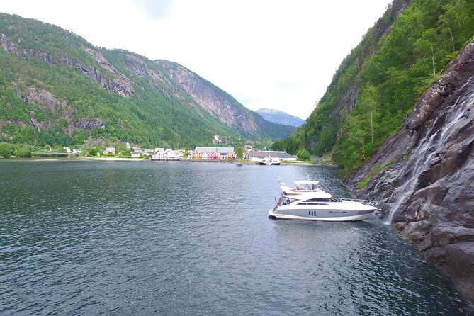 Private Cruise - Fjord and Waterfalls Cruise to Modal- Mostraumen